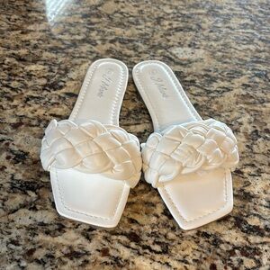 Women’s white sandal